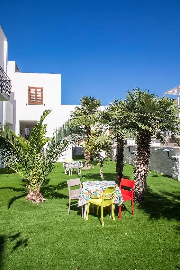 La Farfalla Favignana 0*,